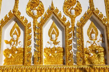 Ubon Ratchathani, Tayland - 1 Ocak 2016: Ubon Ratchathani, Tayland tarihinde 1 Ocak 2016 Phrathat Nong Bua tapınağında Pagoda Tay Sanat