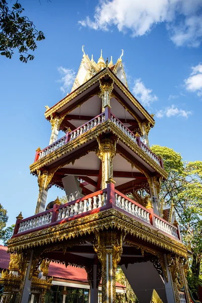 Ubon Ratchathani, Tayland - 1 Ocak 2016: Ubon Ratchathani, Tayland tarihinde 1 Ocak 2016 Phrathat Nong Bua tapınağında Pagoda Tay Sanat — Stok fotoğraf