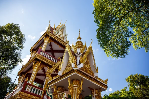 Ubon Ratchathani, Tailândia - 1 de janeiro de 2016: Arte tailandesa em Pagod — Fotografia de Stock