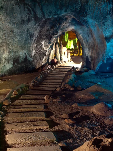 Cueva de Tham Khao Bin —  Fotos de Stock