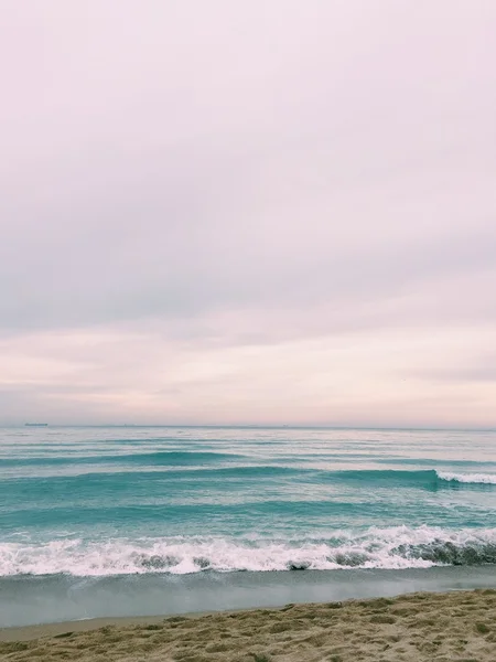 Der Horizont und die Brandung des Meeres — Stockfoto