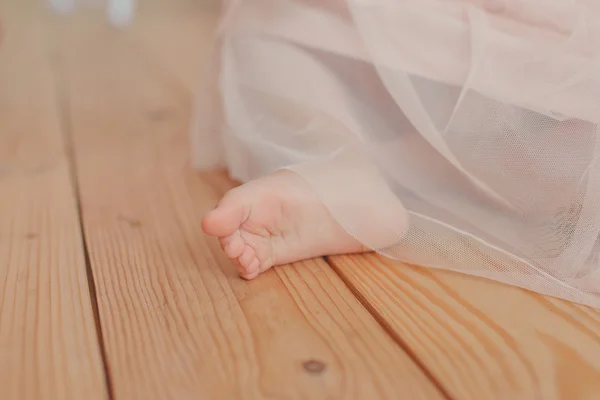 Pie desnudo de un niño pequeño — Foto de Stock