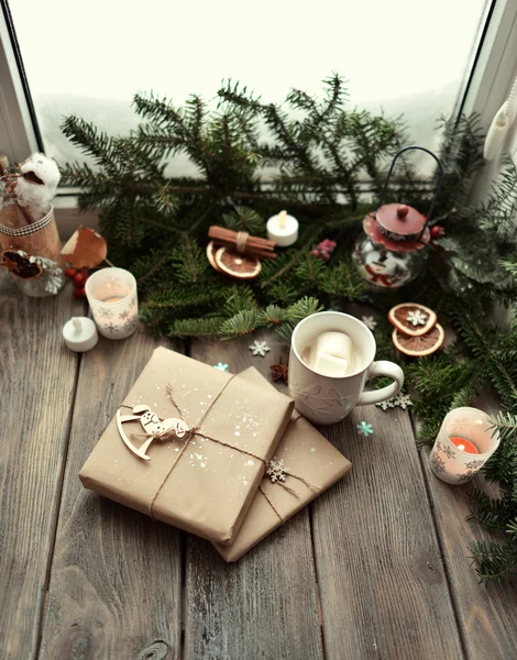 Árbol de Navidad con regalos — Foto de Stock