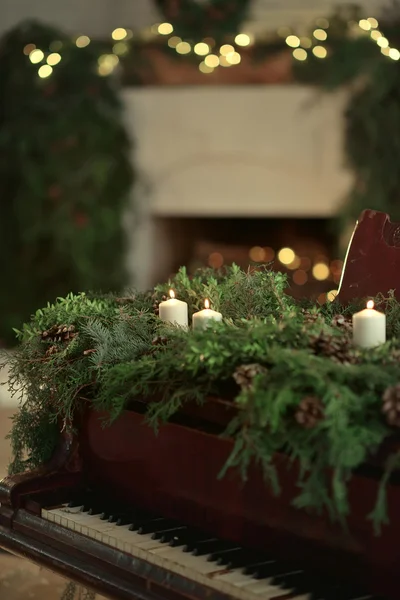 Boże Narodzenie fortepian — Zdjęcie stockowe