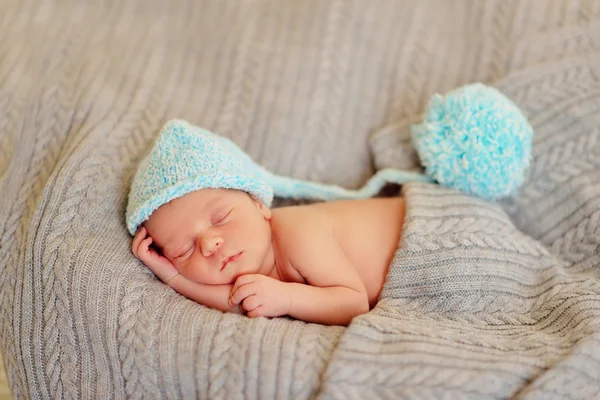 Baby in een hoed — Stockfoto