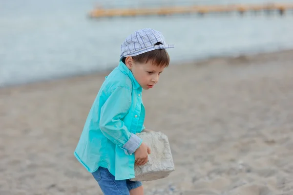 Liten pojke — Stockfoto