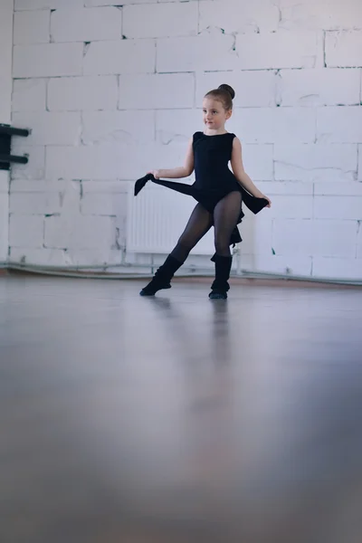 Pequena bailarina — Fotografia de Stock