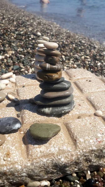 Cairn near the sea — Stock Photo, Image