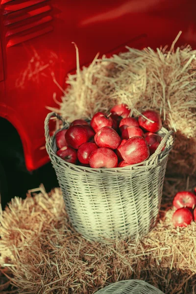 Basket with apples — Stock Photo, Image