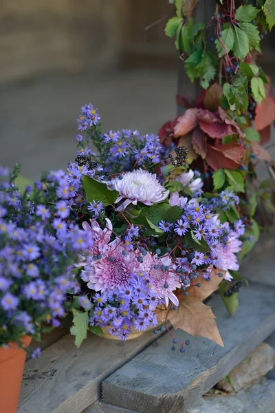 Autumn bouquet of flowers and berries — Stock Photo, Image