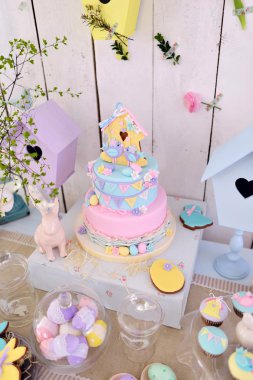 Paskalya tavşanı ve dekorasyon