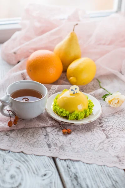Лимонный десерт с цитрусовыми — стоковое фото