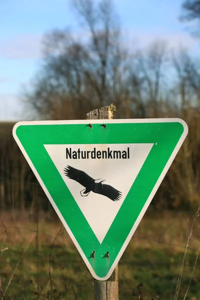 Γερμανική Προειδοποιητική Πινακίδα Για Φυσικό Μνημείο — Φωτογραφία Αρχείου