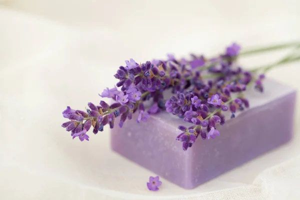 Frash Lavendel Een Stuk Lavendelzeep — Stockfoto
