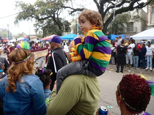 New Orleans Louisiana Usa Febbraio 2020 Gente Celebra Mardi Gras — Foto Stock