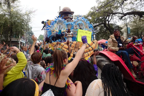 Nova Orleães Louisiana Eua Fevereiro 2020 Pessoas Celebram Mardi Gras — Fotografia de Stock