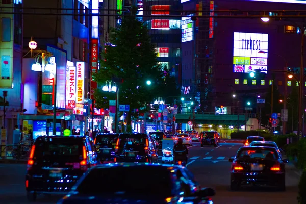 Noc neon ulica w Shinjuku d ³ ugi strzał — Zdjęcie stockowe