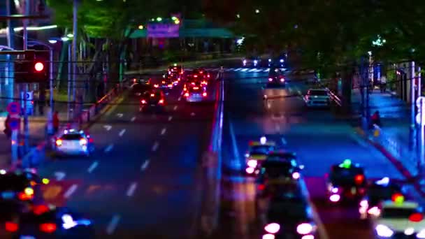 Az éjszakai időeltolódás a miniatűr neon utcában Shibuya tiltshift panning — Stock videók