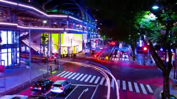 Nocny timelapse neonowej ulicy w Shibuya szeroki strzał zoom — Wideo stockowe