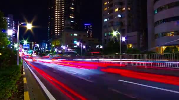 Een avond timelapse van de stad straat in Tokio wijd shot zoom — Stockvideo