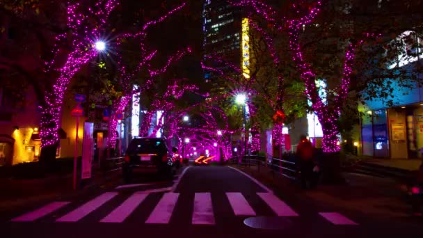 Нічний таймелапсис освітленої вулиці в схилі Шібуя. — стокове відео