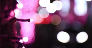 Shibuya 'da bir gece aydınlandı, el kamerasıyla çekilmiş.