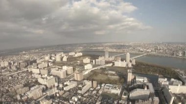 Tokyo 'daki şehir merkezinde havadan çekilen bir manzara.