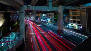 Ikejiriohashi 'deki şehir sokağındaki trafiği gösteren bir gece çizelgesi.