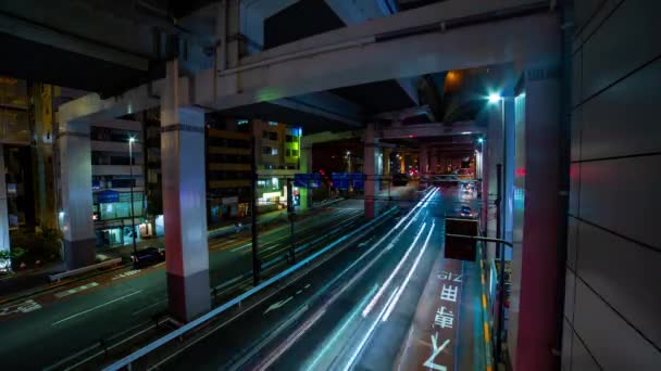 Nocny timelapse ruchu na miejskiej ulicy w Ikejiriohashi szerokie ujęcie — Wideo stockowe