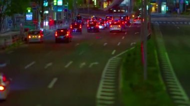 Aoyama 'daki minyatür şehir caddesinin gece vardiyası.