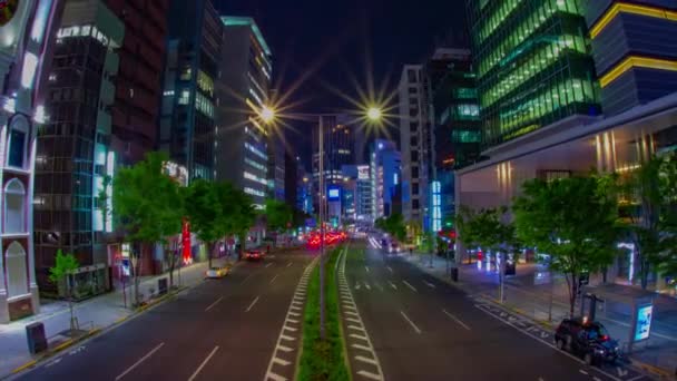 Aoyama 'daki şehir caddesinin gece görüntüsü. Balık gözü zoom. — Stok video