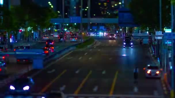 Un timelapse notturno della strada urbana in miniatura di Aoyama tiltshift panning — Video Stock