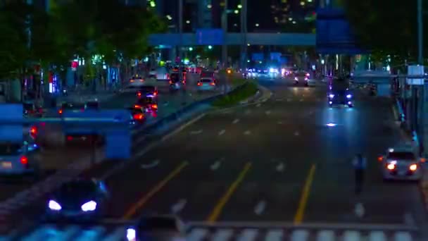 Un timelapse notturno della strada urbana in miniatura di Aoyama tiltshift zoom — Video Stock