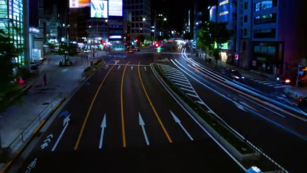 青山の街歩きの夜のタイムラプスワイド撮影パンニング — ストック動画