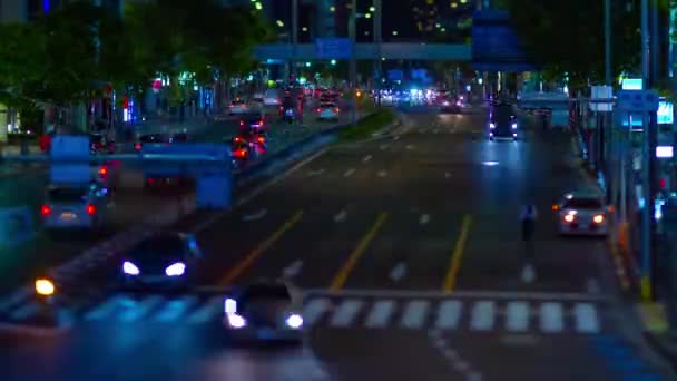 Un timelapse notturno della strada urbana in miniatura di Aoyama tiltshift — Video Stock