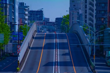 Şehir merkezindeki uzun vadeli trafik sıkışıklığı zamanı.