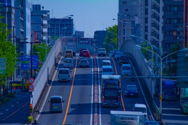 Şehir merkezindeki uzun vadeli trafik sıkışıklığı zamanı.