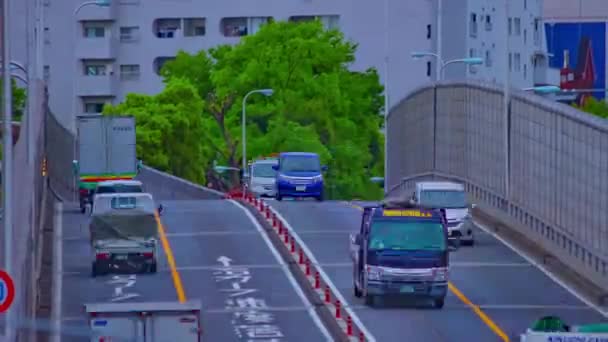 En timelapse av trafikstockning i centrum avenyn dagtid långskott zoom — Stockvideo