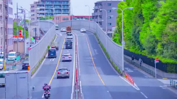 En timelapse av trafikstockning på centrala avenyn dagtid panorering — Stockvideo
