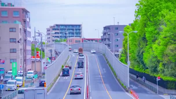 En timelapse av trafikstockning i centrum avenyn dagtid zoom — Stockvideo