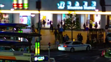 Kinshicho 'daki minyatür neon sokağının gece vardiyası.