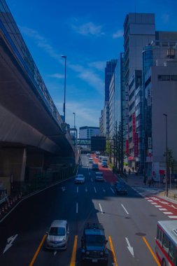 Shibuya 'da şehir merkezinde trafik sıkışıklığı var.