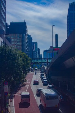 Shibuya 'da şehir merkezinde trafik sıkışıklığı var.