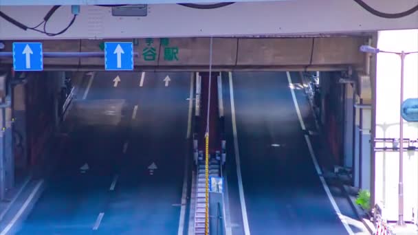 Un timelapse del ingorgo del traffico alla città urbana di Shibuya inclinazione long shot — Video Stock