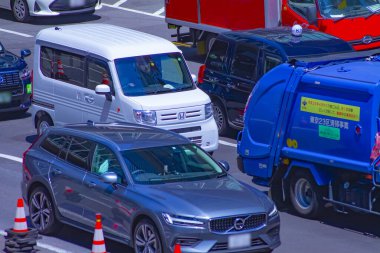 Shibuya istasyonunun yakınındaki şehir merkezindeki trafik sıkışıklığının zamanlaması.