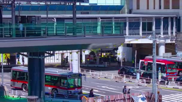 Une chronométrage de l'embouteillage de la ville urbaine près de la gare de Shibuya longue vue panoramique — Video