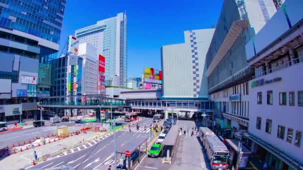 Un timelapse del atasco de tráfico en la ciudad urbana cerca de la estación de Shibuya ojo de pez tiro panorámica — Vídeos de Stock