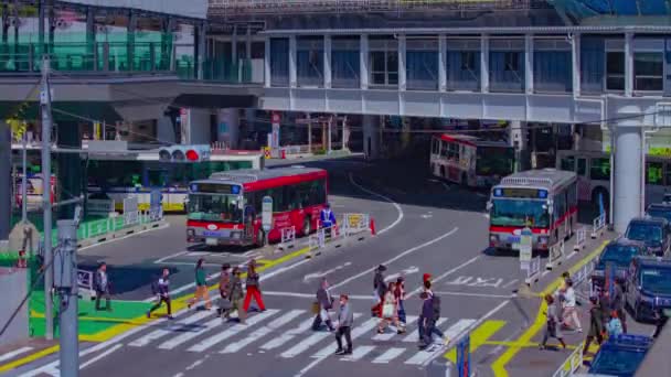 渋谷駅周辺の都市交通渋滞のタイムラプスロングショット傾き — ストック動画