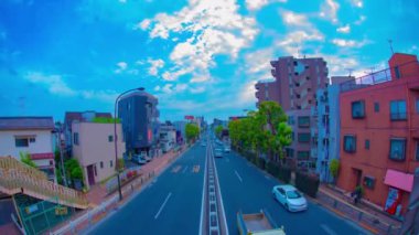 Şehir merkezindeki balık gözü çekiminde gündüz vakti trafik sıkışıklığı vaktidir.