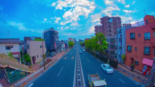 Časový průběh dopravní zácpy na avenue během dne v centru Rybí oko výstřel — Stock video